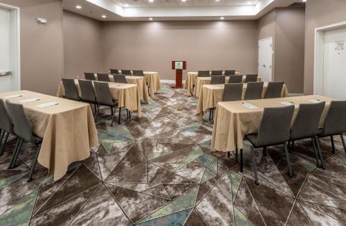 Ellendale Hotel | Holiday Inn & Suites Memphis - Wolfchase Galleria by IHG