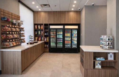 Mississauga Hotel | Holiday Inn & Suites Mississauga West - Meadowvale by IHG
