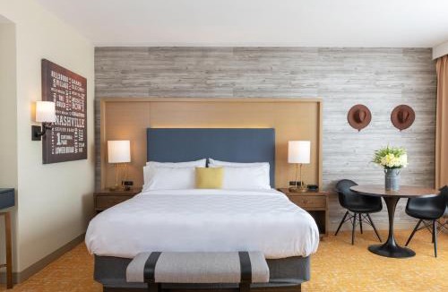 Sobro Hotel | Holiday Inn & Suites Nashville Downtown - Broadway by IHG