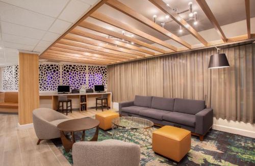 Parsippany Hotel | Holiday Inn & Suites Parsippany Fairfield by IHG