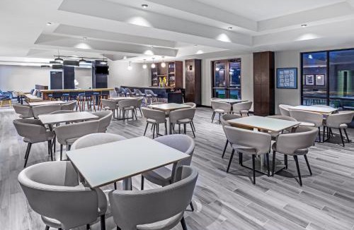 Stillwater Hotel | Holiday Inn & Suites Stillwater-University West by IHG