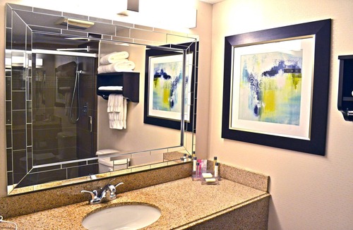 Syracuse Hotel | Holiday Inn & Suites Syracuse Airport - Liverpool by IHG