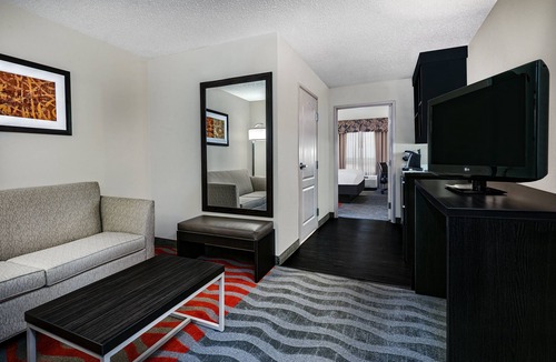 College Station Hotel | Holiday Inn & Suites College Station - Aggieland by IHG