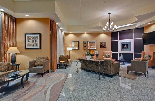 Windsor Hotel | Holiday Inn & Suites Windsor Ambassador Bridge by IHG
