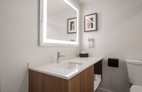 Downtown Winnipeg Hotel | Holiday Inn & Suites Winnipeg Downtown by IHG