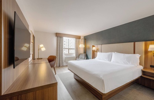 Downtown Winnipeg Hotel | Holiday Inn & Suites Winnipeg Downtown by IHG