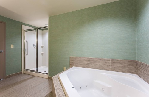 Texarkana Hotel | Holiday Inn Texarkana Arkansas Conv Ctr by IHG