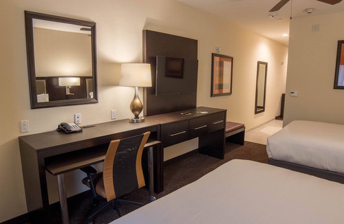 Trophy Club Hotel | Holiday Inn Trophy Club by IHG