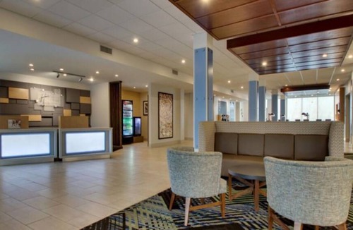 Mount Pleasant Hotel | Holiday Inn Express Hotel & Suites Mount Pleasant, an IHG Hotel