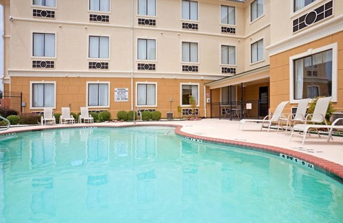 Mount Pleasant Hotel | Holiday Inn Express Hotel & Suites Mount Pleasant, an IHG Hotel