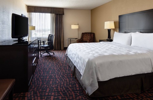 Wichita Hotel | Holiday Inn Wichita East I-35 by IHG