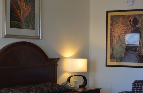 Lander Hotel | Holiday Lodge Motel Campground