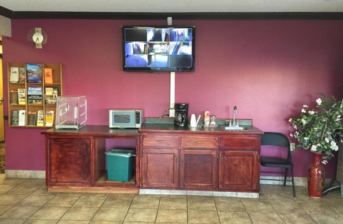 Pittsburg Hotel | Holiday Lodge