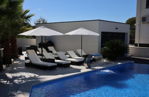 Okrug Gornji House | Holiday Luxury Resort Sundance