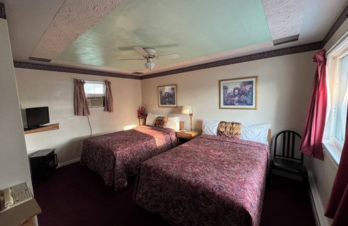 Orillia Hotel | Holiday Motel
