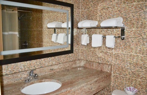 Andover Hotel | Holiday Motel