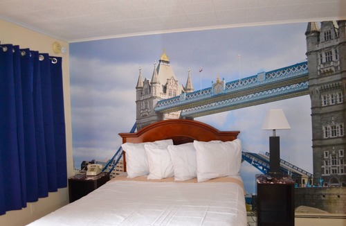 Andover Hotel | Holiday Motel