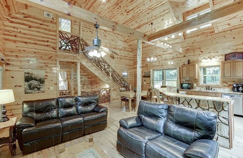 Cleveland Cabin | Holiday- Private Luxury Cabin, Firepit and Pool Table