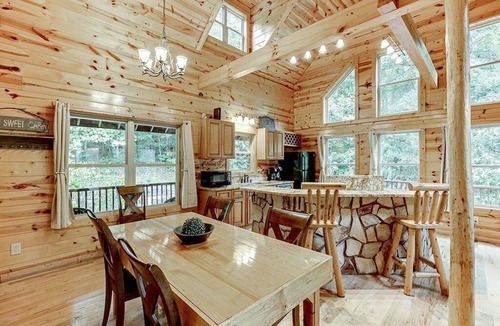 Cleveland Cabin | Holiday- Private Luxury Cabin, Firepit and Pool Table