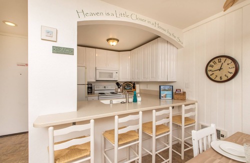 Townsite Condo | Holiday-Ready 1BR Condo Ocean Views & Garden Oasis