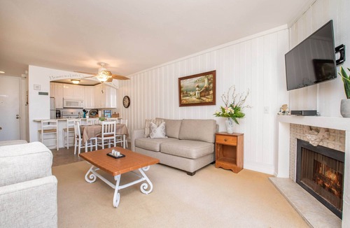 Townsite Condo | Holiday-Ready 1BR Condo Ocean Views & Garden Oasis