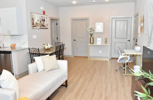 Bammel Apartment | Holiday Ready! 2/2 Love Pets, Family Ready!