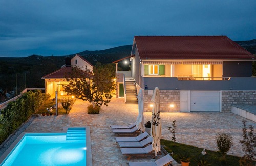 Cvrljevo House | Holiday Residence Ana