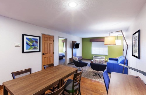 Broken Arrow Hotel | Holiday Inn Express Tulsa S Broken Arrow Hwy 51, an IHG Hotel