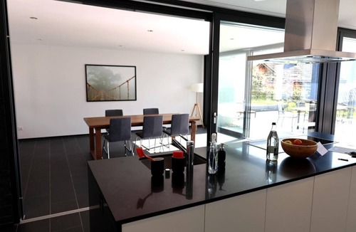 Ruetli House | Holiday villa by the lake 3 for 2-4 persons