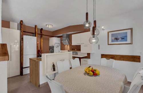 Sutivan House | Holiday villa "Haus Carpe Diem"