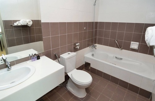 Wakaf Che Yeh Hotel | Holiday Villa Hotel & Suites