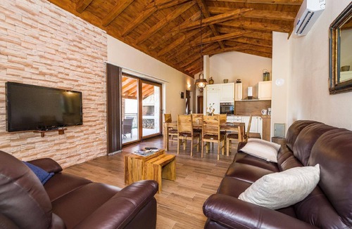 Municipality of Posedarje House | Holiday villa Roko with heated pool