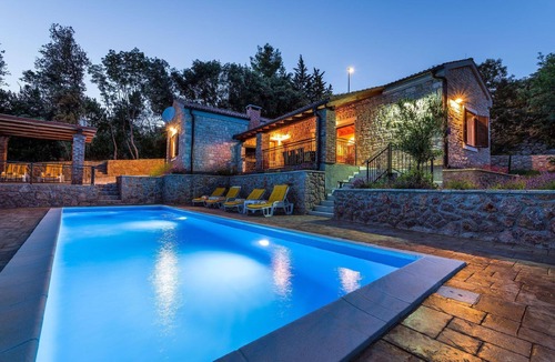 Municipality of Posedarje House | Holiday villa Roko with heated pool