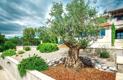 Smrika House | Holiday villa with view of the water