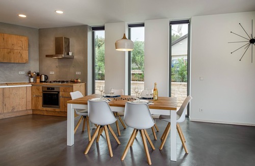 Zrnovo Villa | Holidays for the soul in a new and modern bungalow with pool and sea view