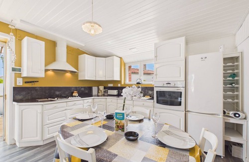 Talmont-Saint-Hilaire House | Holidays for 6 in Talmont St Hilaire