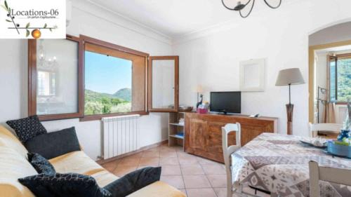 Le Bar-sur-Loup House | Holidays In Provence Alpes Maritimes