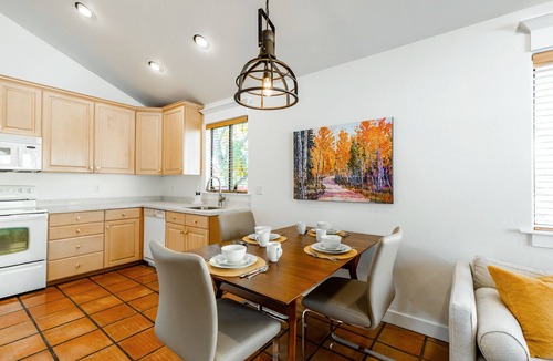 Holladay House | Holladay secluded boarding house