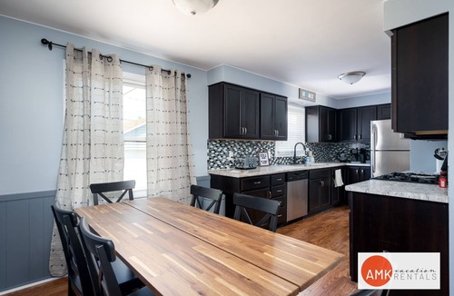 Holland House | Holland Hideaway Summ