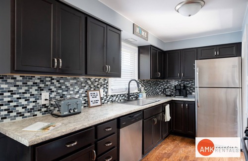 Holland House | Holland Hideaway Summ