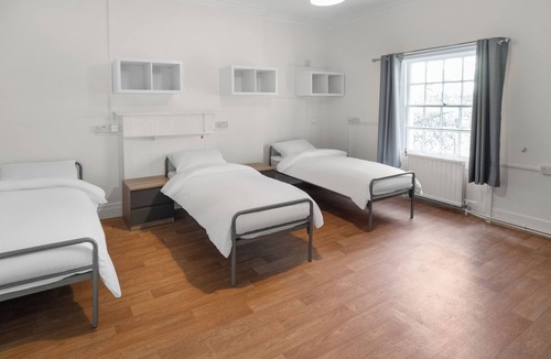 Warwick Hostel | Holland House - Hostel