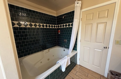 Morro Bay Hotel | Holland Inn & Suites
