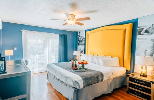 Downtown St. Petersburg Hotel | Hollander Boutique Hotel