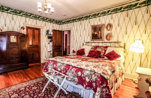 Frederick Bed & Breakfast | Hollerstown Hill Bed and Breakfast
