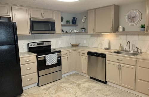 Vicksburg Apartment | Holley Rentals 1 bedroom sleeps 4