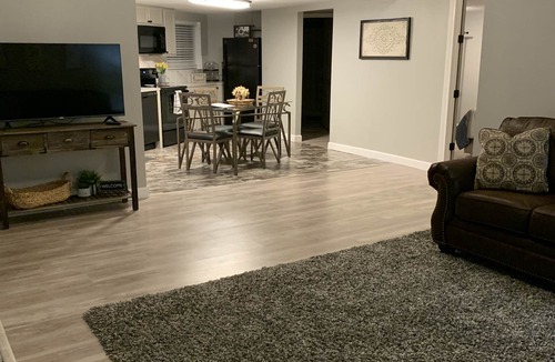 Vicksburg Apartment | Holley Rentals 2 bedroom sleeps 6