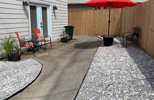 Vicksburg Apartment | Holley Rentals 2 bedroom sleeps 6
