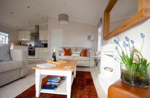 Ryther Cabin | Hollicarrs - Bumblebee Lodge