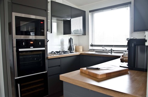 Acomb Cabin | Hollicarrs - Honeycomb Lodge