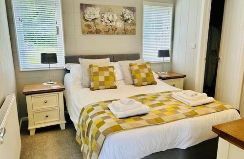 Ryther Cabin | Hollicarrs - Newlands